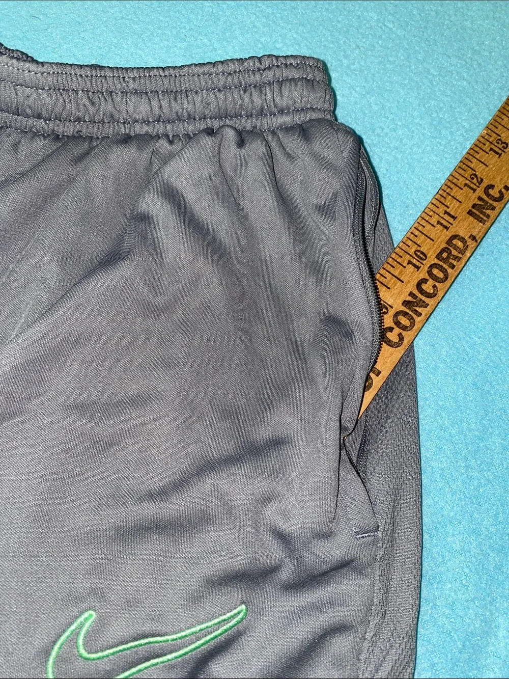 NIKE gray dry fit pull on neon green swoosh ankle zippers pockets NEW size XL